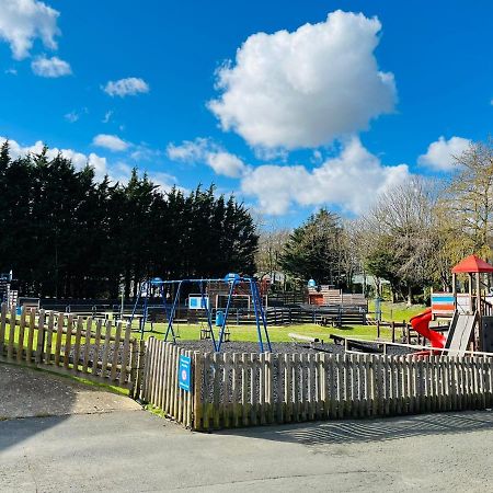 Roslyn At Lower Hyde Park, Isle Of Wight Shanklin Exterior photo