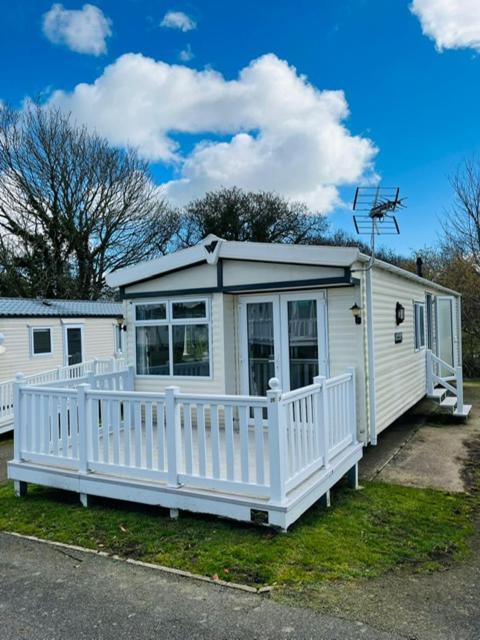 Roslyn At Lower Hyde Park, Isle Of Wight Shanklin Exterior photo
