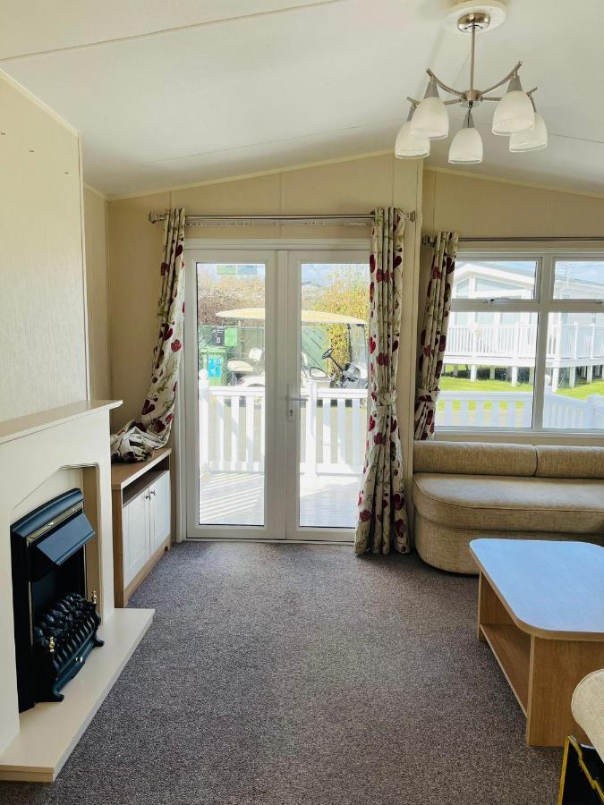 Roslyn At Lower Hyde Park, Isle Of Wight Shanklin Exterior photo