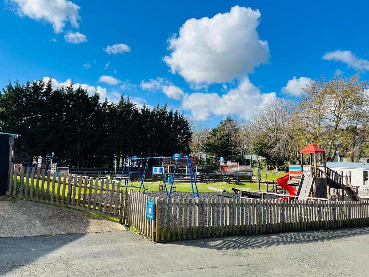 Roslyn At Lower Hyde Park, Isle Of Wight Shanklin Exterior photo